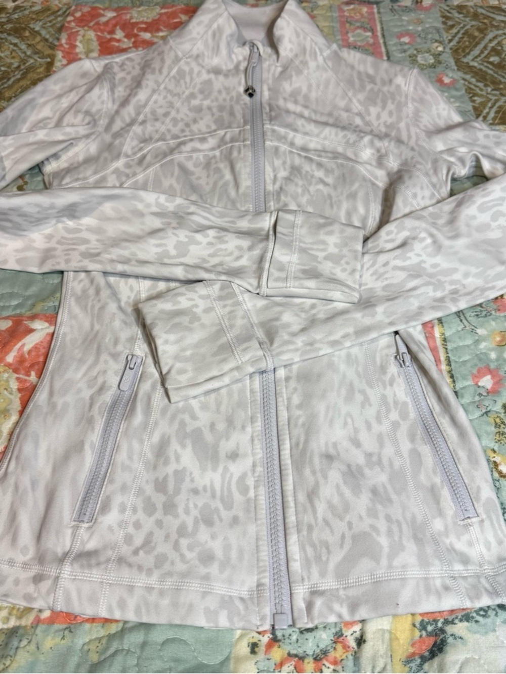 Lululemon Define Jacket *Nulu Contour Spot White Multi Sporty Outdoor 4 Pilates - Picture 13 of 13